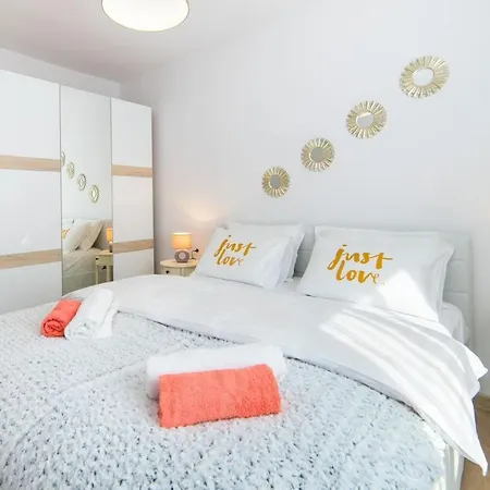 Karlo - Grad Ploce, Croatia 아파트 *