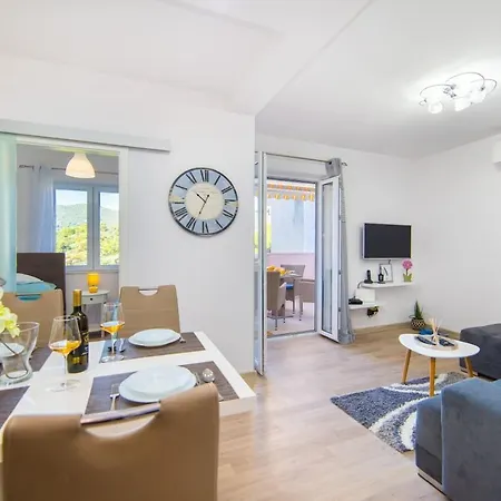 Apartment Karlo - Grad Ploce, Croatia Ploce (Dubrovnik-Neretva)