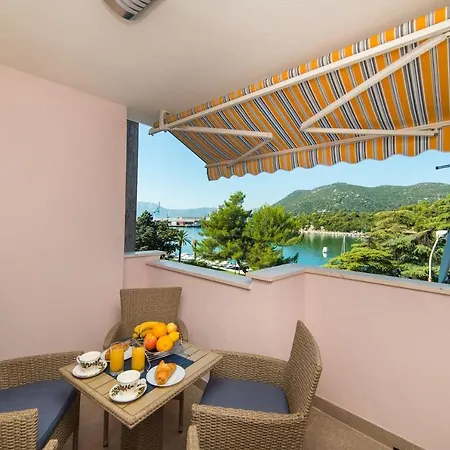 Apartment Karlo - Grad Ploce, Croatia